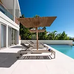 La Mer South, Luxury Oceanfront On Sapodilla Bay