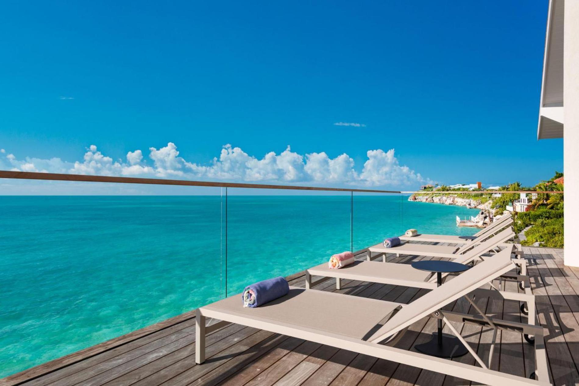 Villa La South, Luxury Oceanfront On Sapodilla Bay