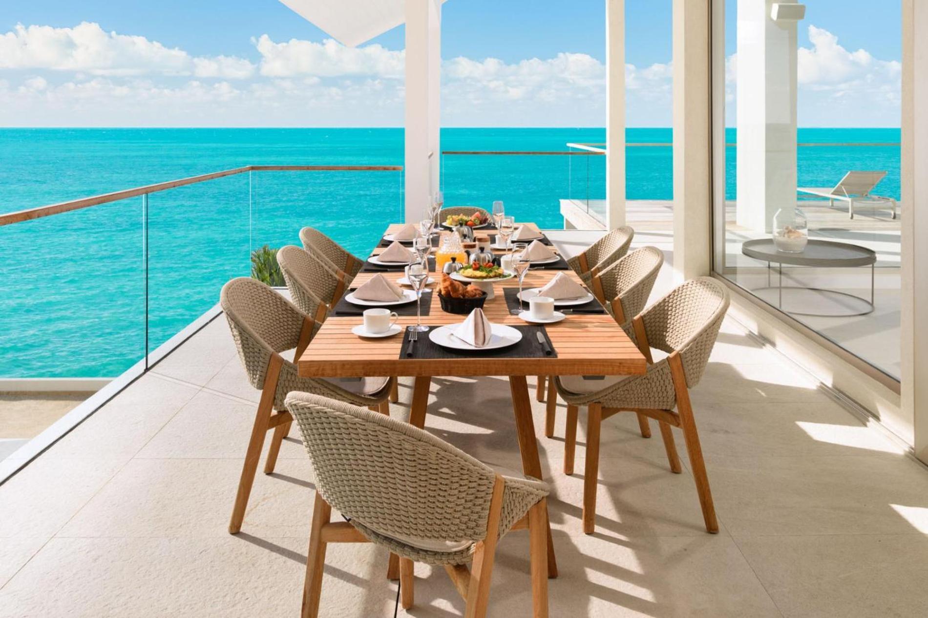 Villa La South, Luxury Oceanfront On Sapodilla Bay *