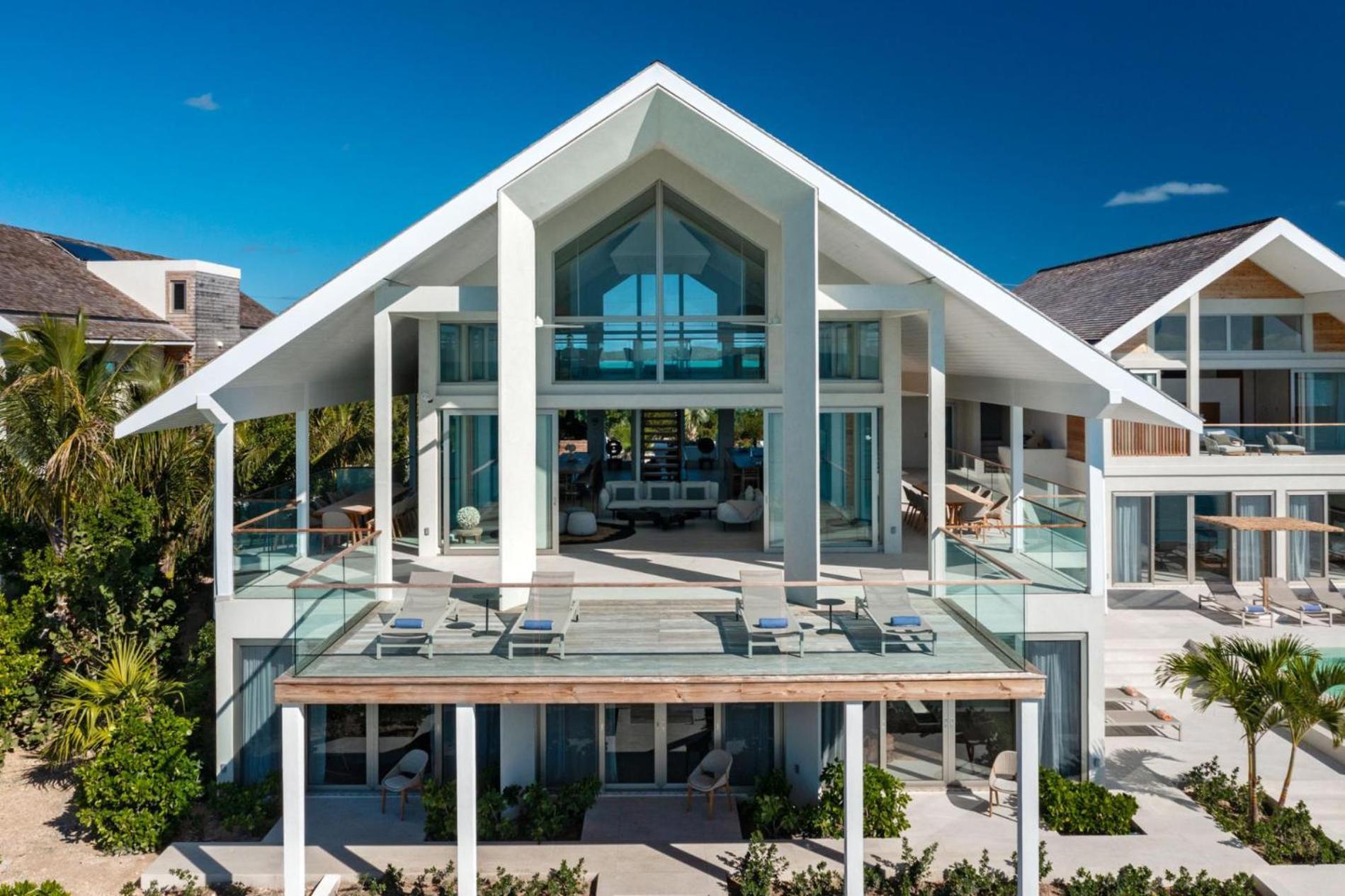 Villa La South, Luxury Oceanfront On Sapodilla Bay *