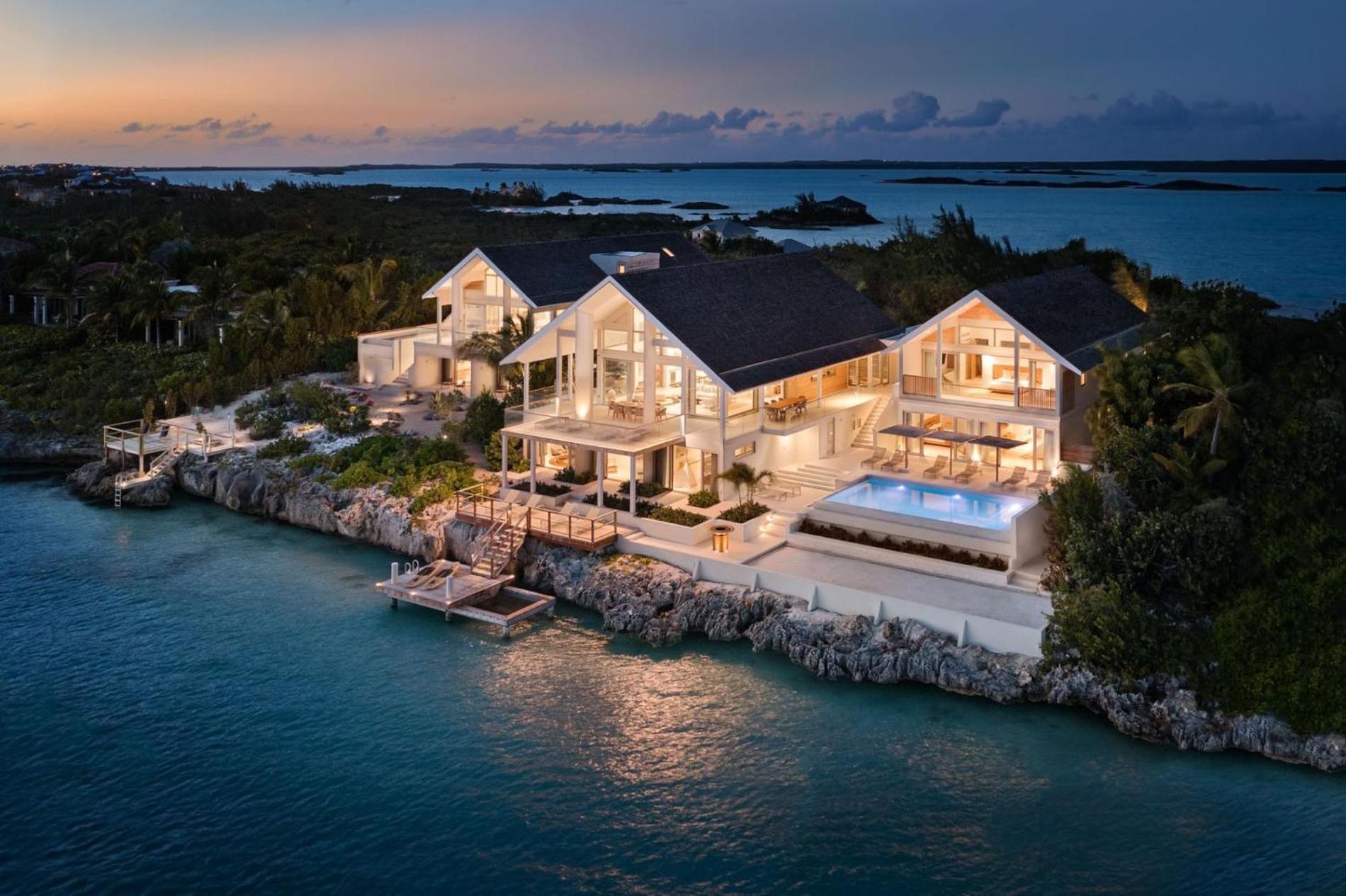 La South, Luxury Oceanfront On Sapodilla Bay Villa *