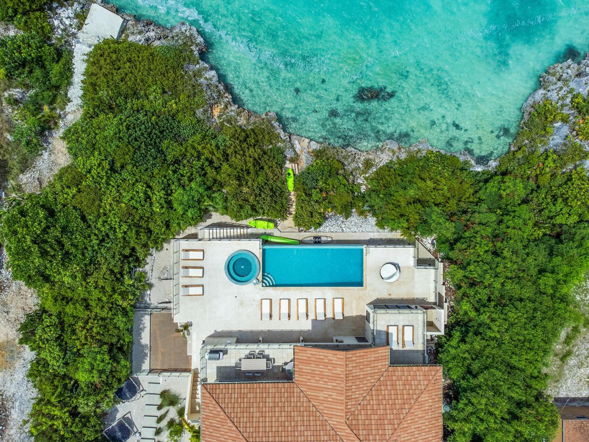Villa Alta Bella And Taylor Bay Beach