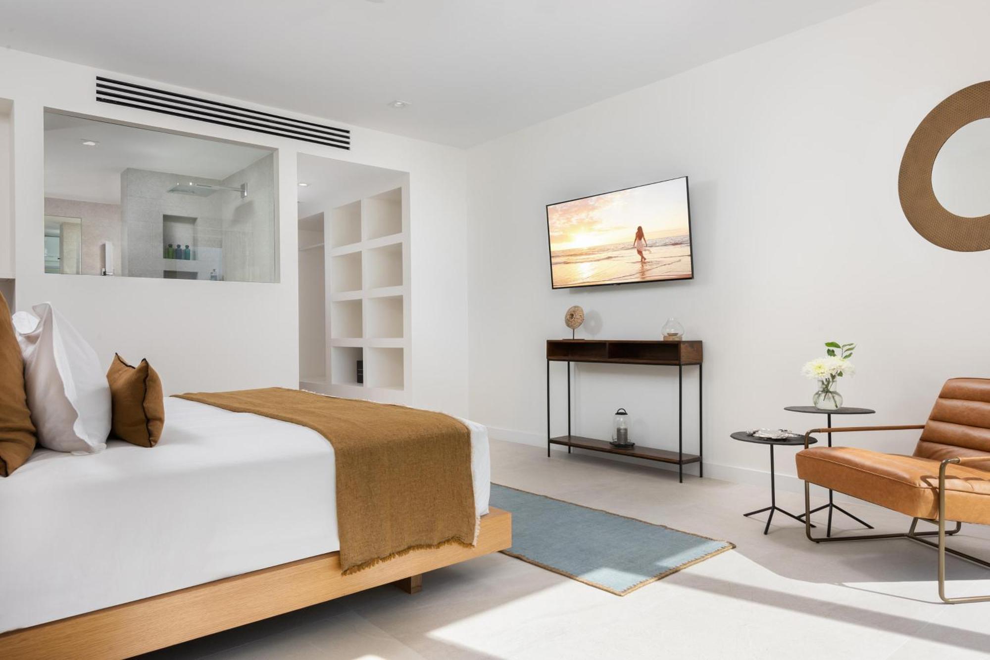 La South, Luxury Oceanfront On Sapodilla Bay Taylor Bay Beach