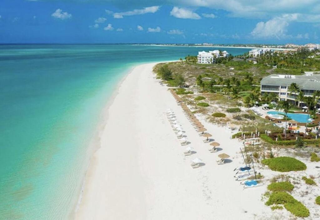 Private Poolside, Loft-like With Panoramic Grace Bay Views, Walk To Beach, Restaurants, & Marina!