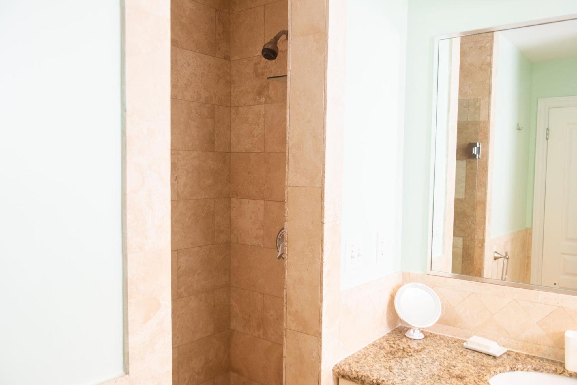 Private Poolside, Loft-like With Panoramic Grace Bay Views, Walk To Beach, Restaurants, & Marina! Apartment *