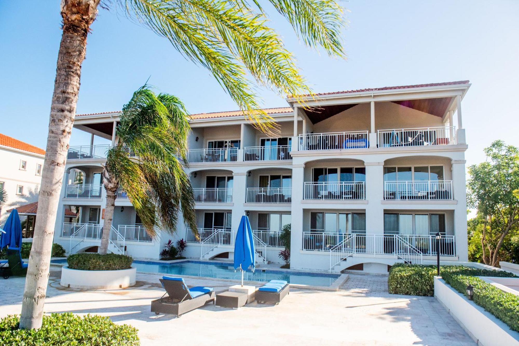 Private Poolside, Loft-like With Panoramic Grace Bay Views, Walk To Beach, Restaurants, & Marina! Apartment Turtle Cove
