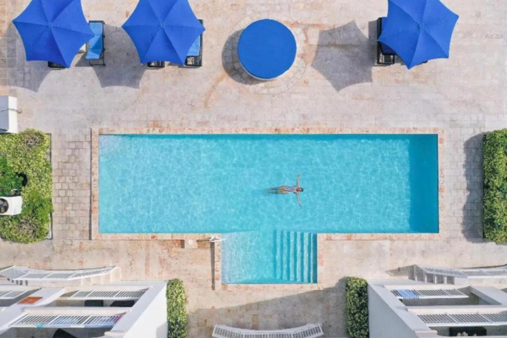 Private Poolside, Loft-like With Panoramic Grace Bay Views, Walk To Beach, Restaurants, & Marina!