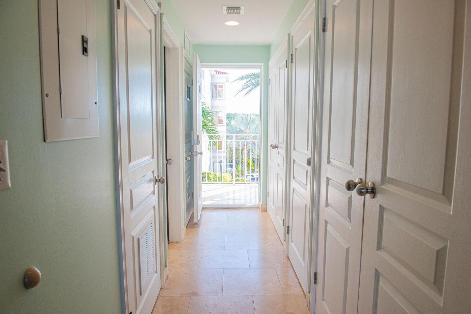 Private Poolside, Loft-like With Panoramic Grace Bay Views, Walk To Beach, Restaurants, & Marina!