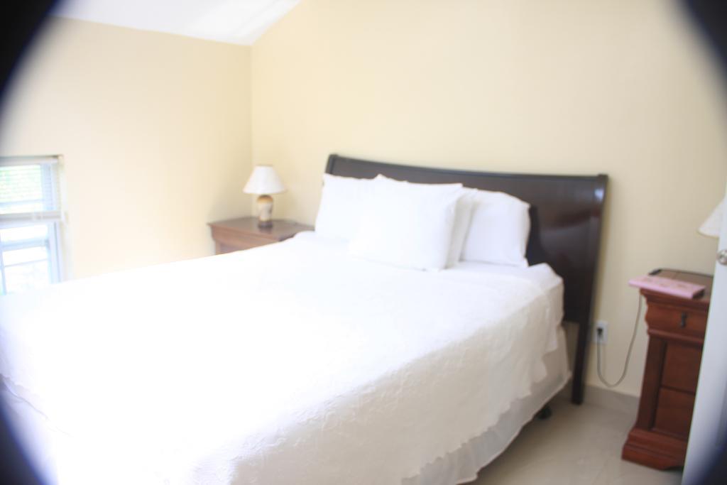Carib Club Apartment Grace Bay