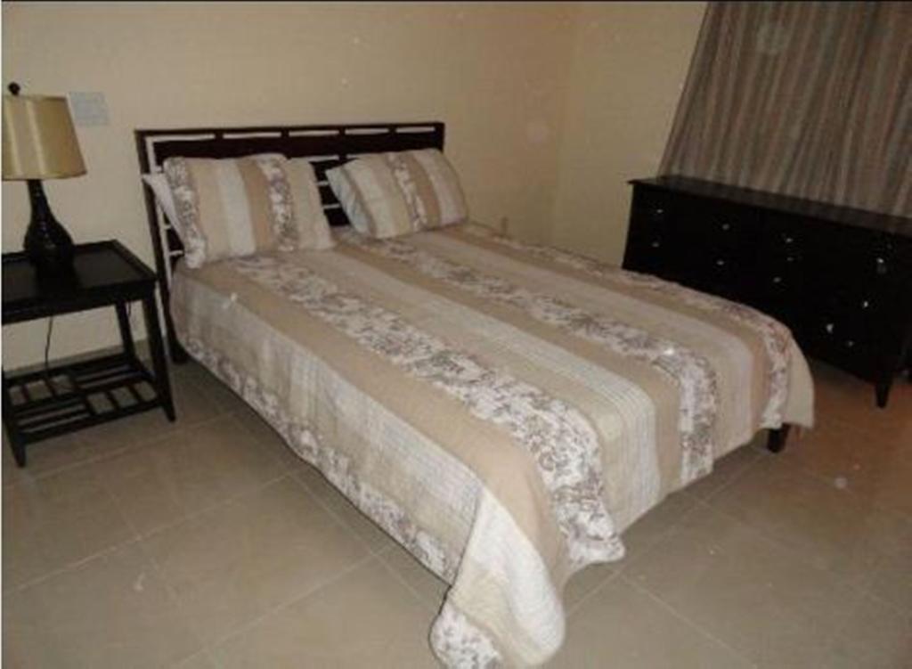 Carib Club Apartment Grace Bay