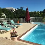 Josy Villa Grace Bay Beach