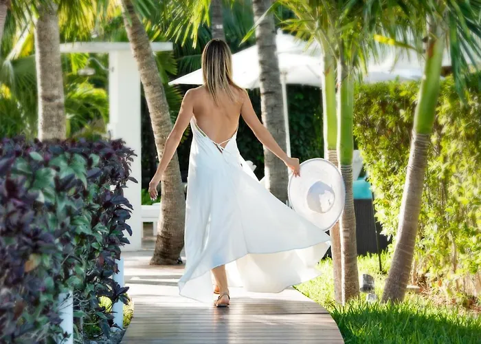 The Oasis At Grace Bay