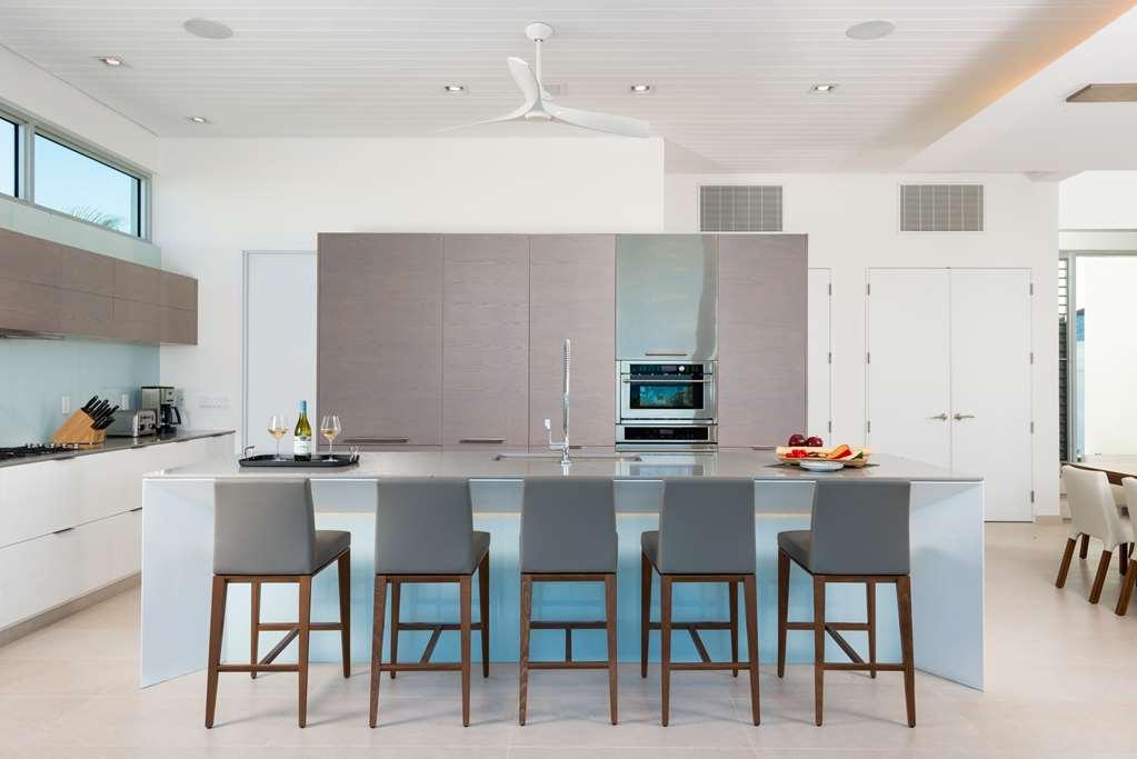 Resort Enclave North Shore 5*