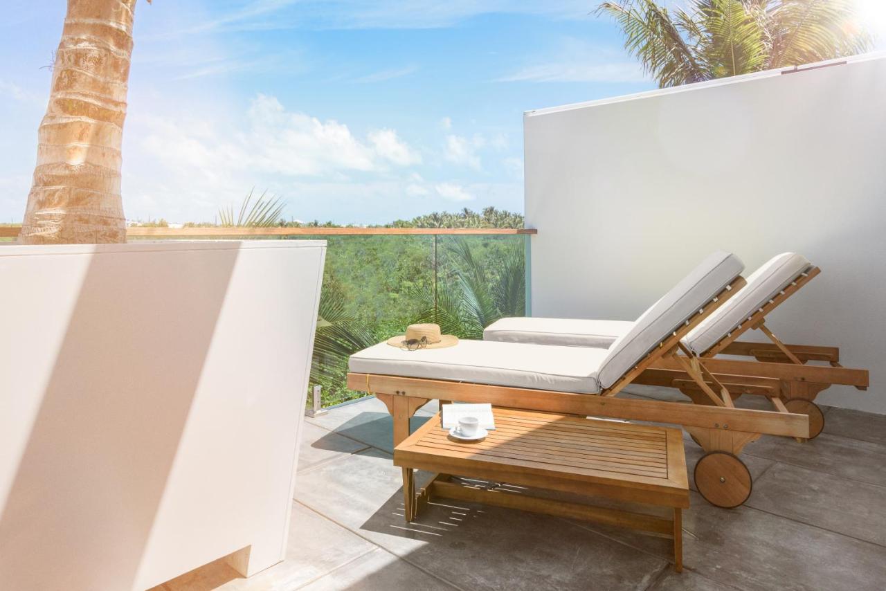 Hotel The Oasis At