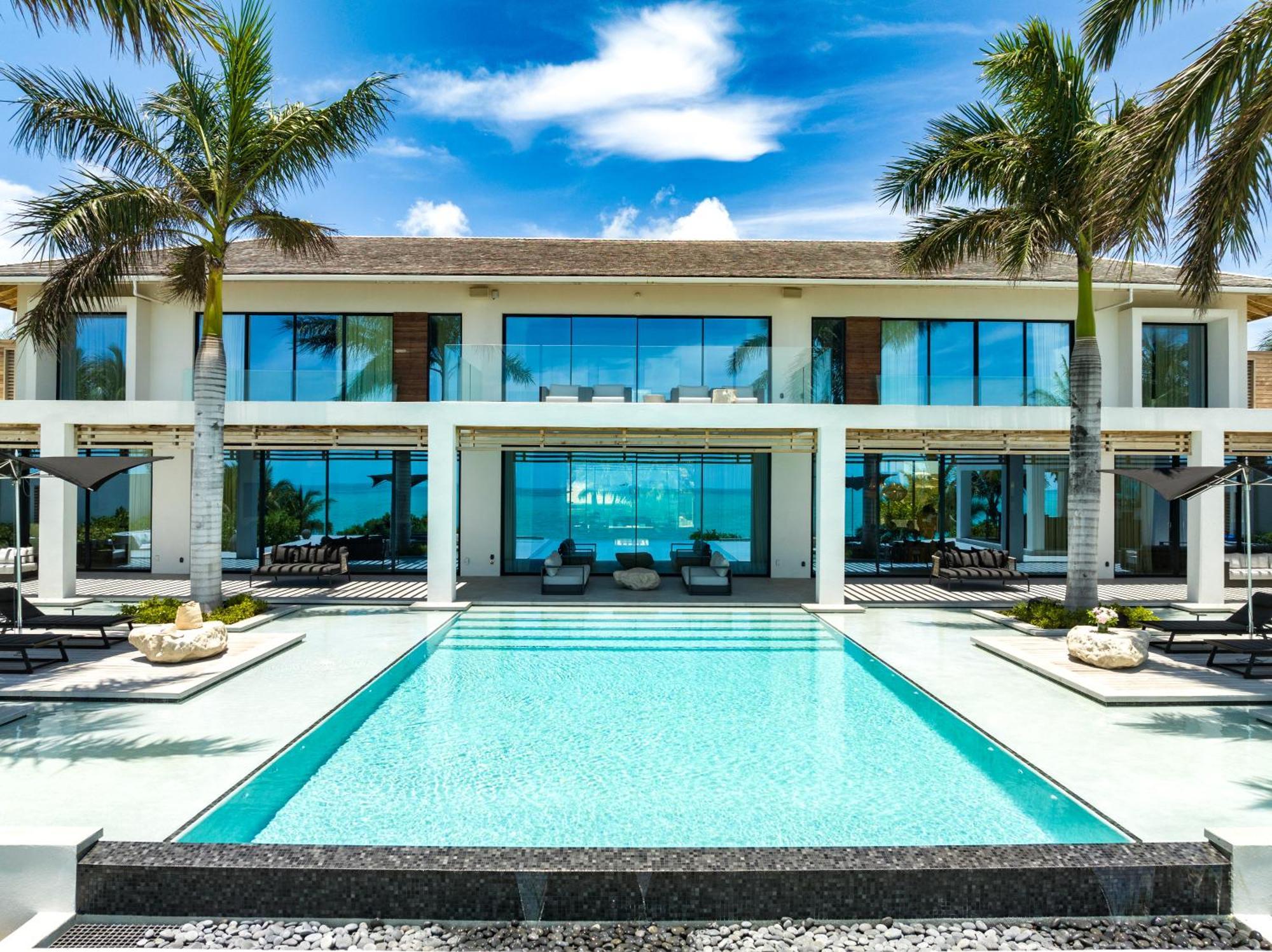 Club 5* Grace Bay