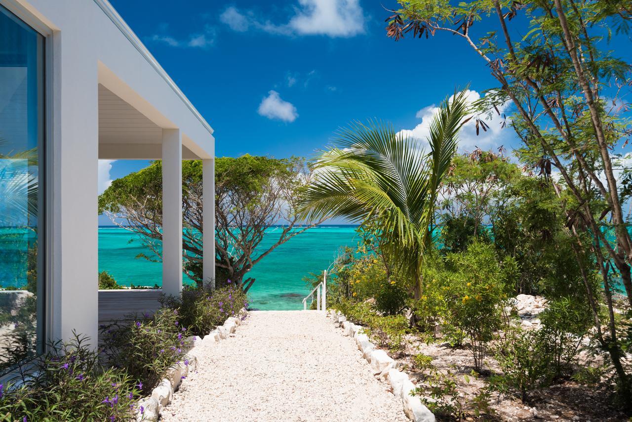 Resort Enclave North Shore 5*