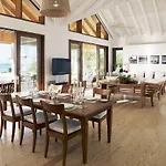 Como Parrot Cay