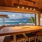 Luxurious Beachfront 2 Bedroom Villa On Smith\'S Reef