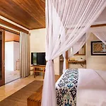 Luxurious Beachfront 2 Bedroom Villa On Smith\'S Reef