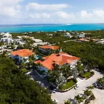 Serene Penthouse Oasis, Pool, Steps From The Beach