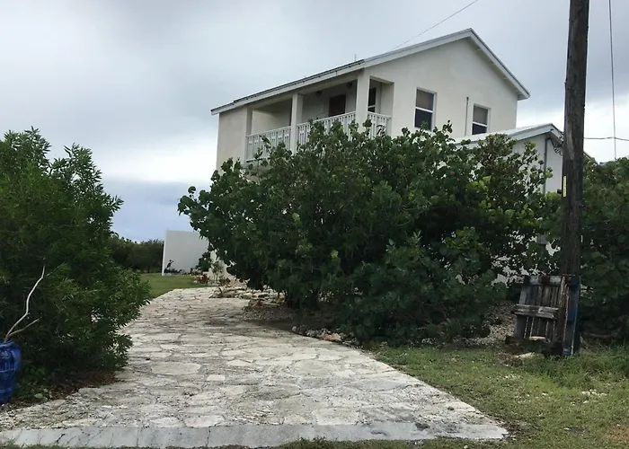 La Grande Pettite Villa