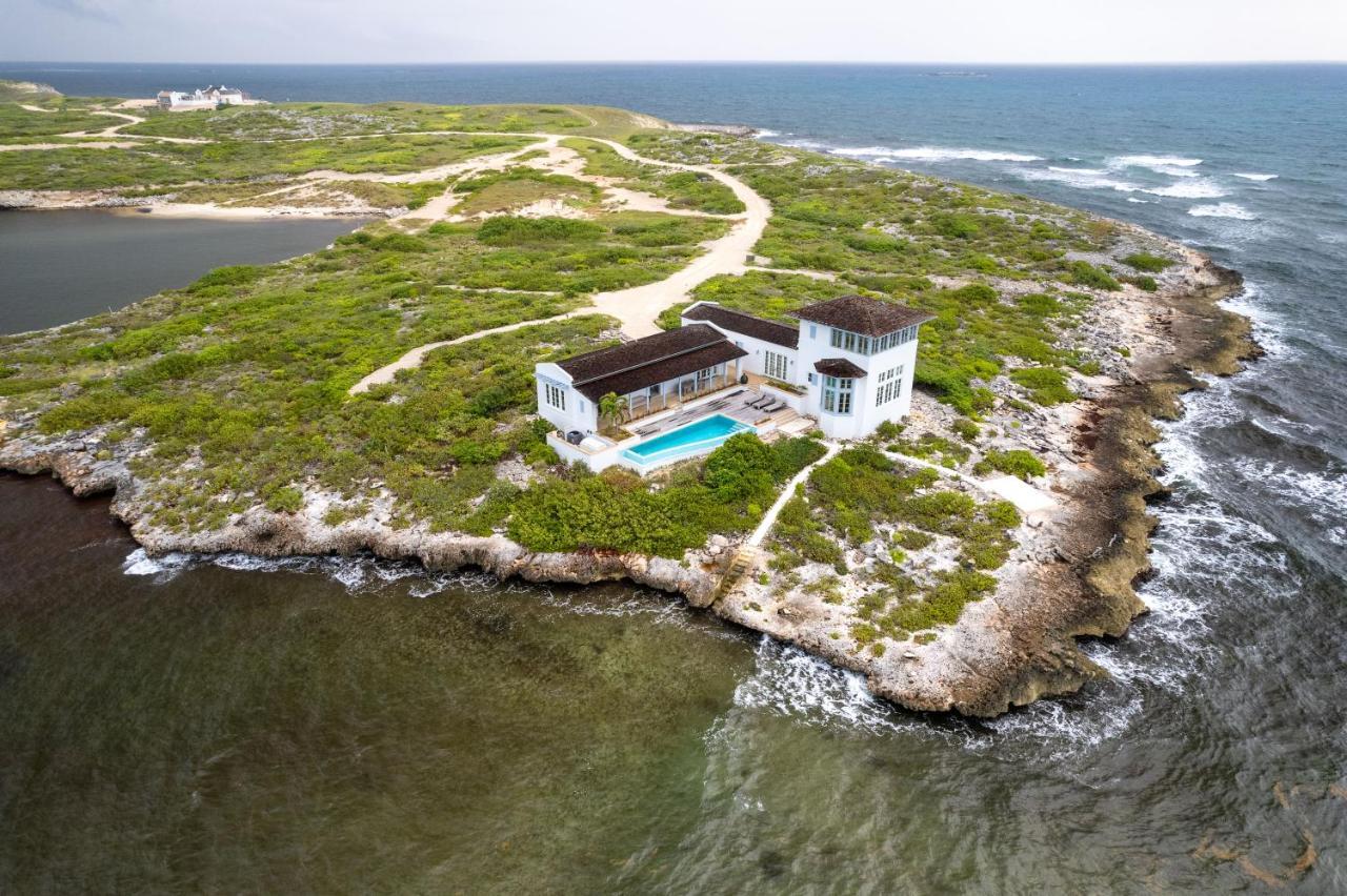 Ambergris Cay Private Island - Pls Island Hopper Flight Included Resort Big Ambergris Cay