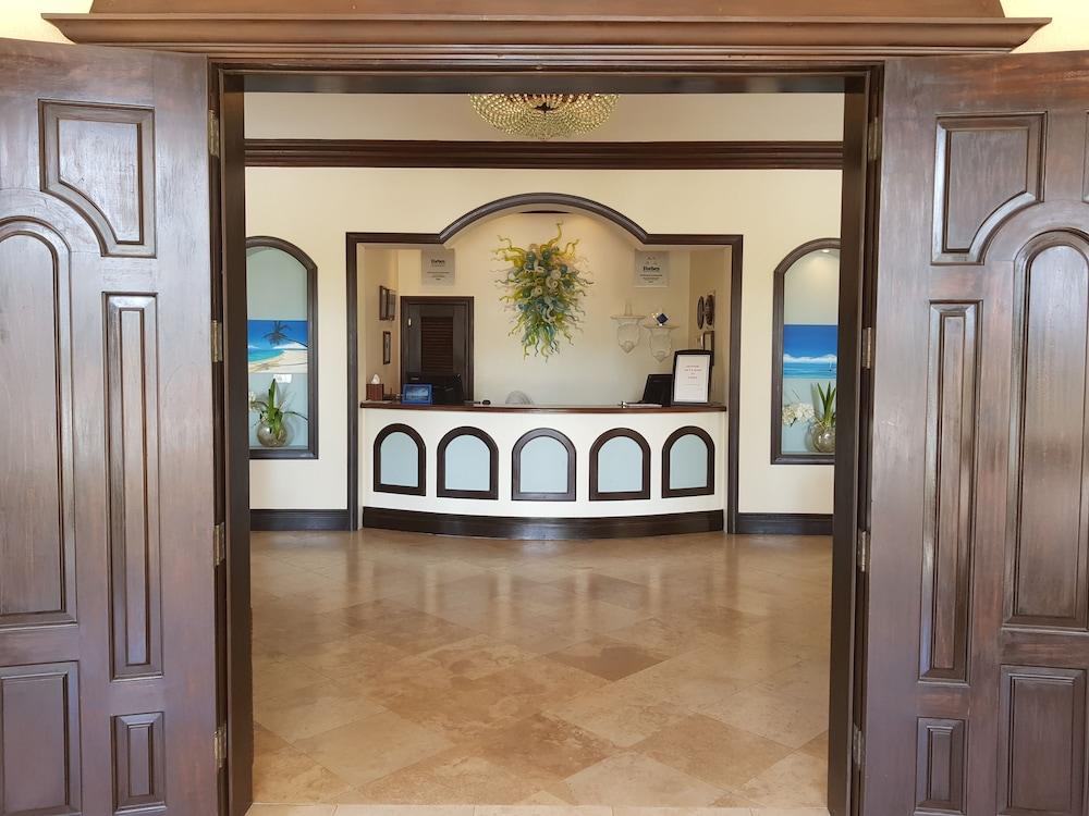 Hotel The Somerset On Grace Bay