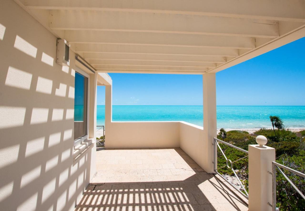 Aqua Del Rose 3 Bedroom Beachfront