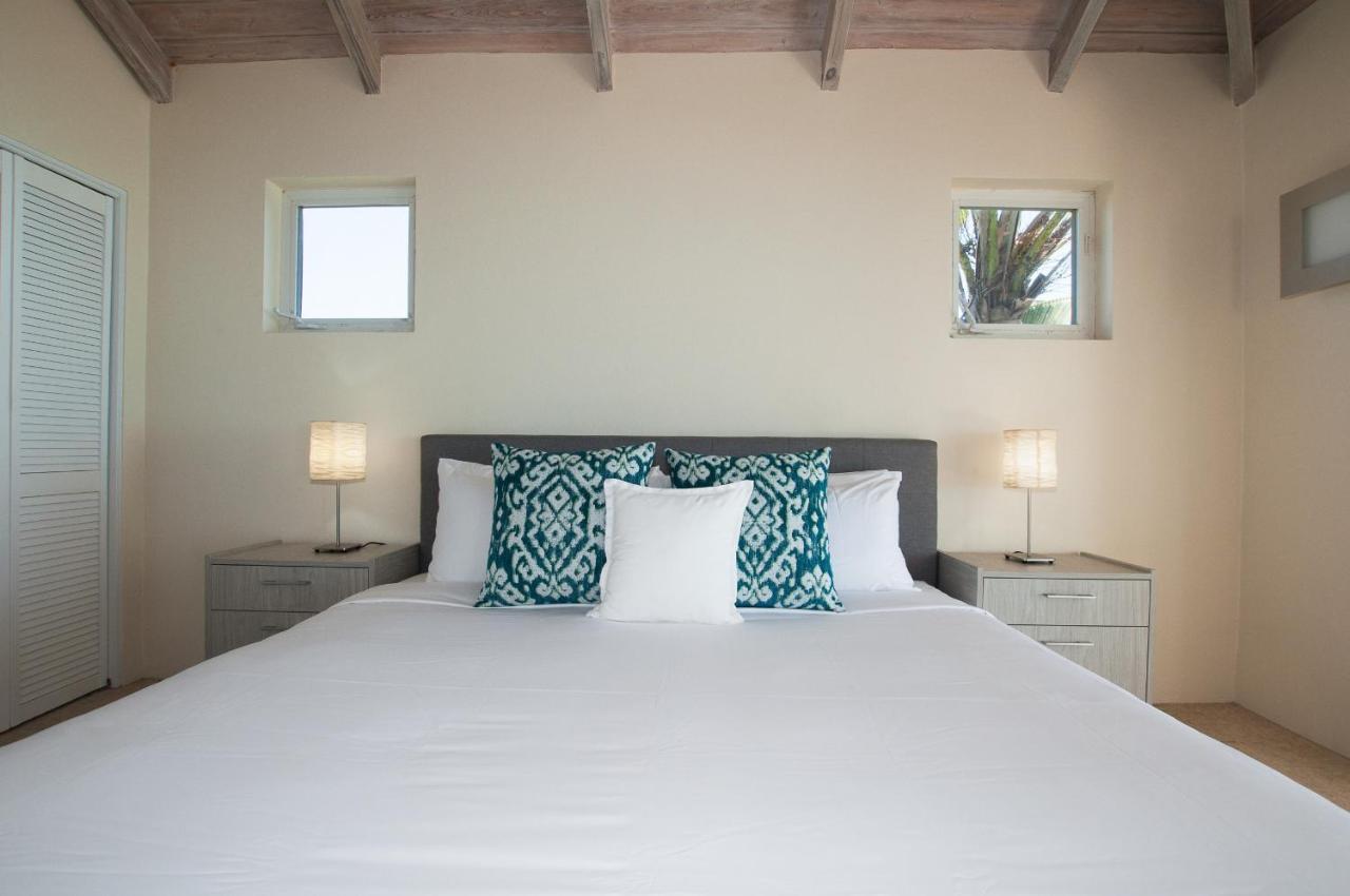 Aqua Del Rose 3 Bedroom Beachfront Holiday home Long Bay