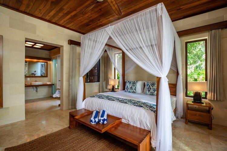 Villa Luxurious Beachfront 2 Bedroom On Smith's Reef *