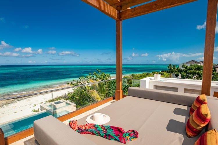 Villa Luxurious Beachfront 2 Bedroom On Smith's Reef