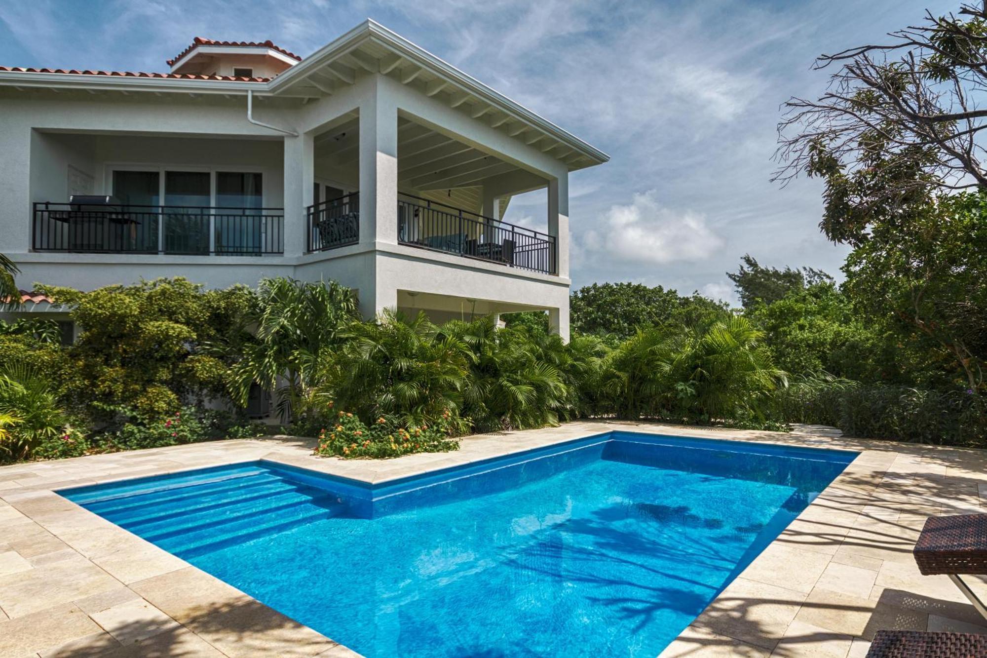 Resort Karana 4 Bedroom Long Bay