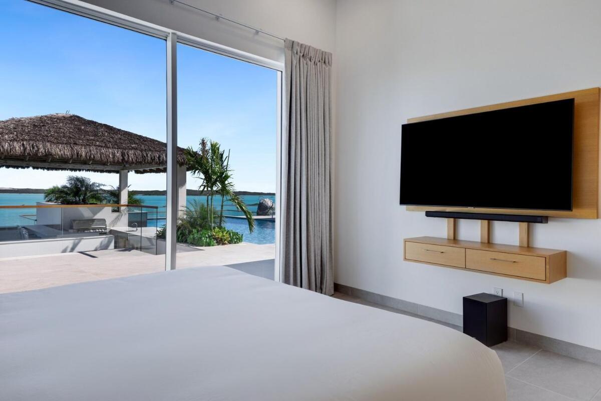 Villa Turks & Caicos Islands Luxury Waterfront Taylor Bay Beach