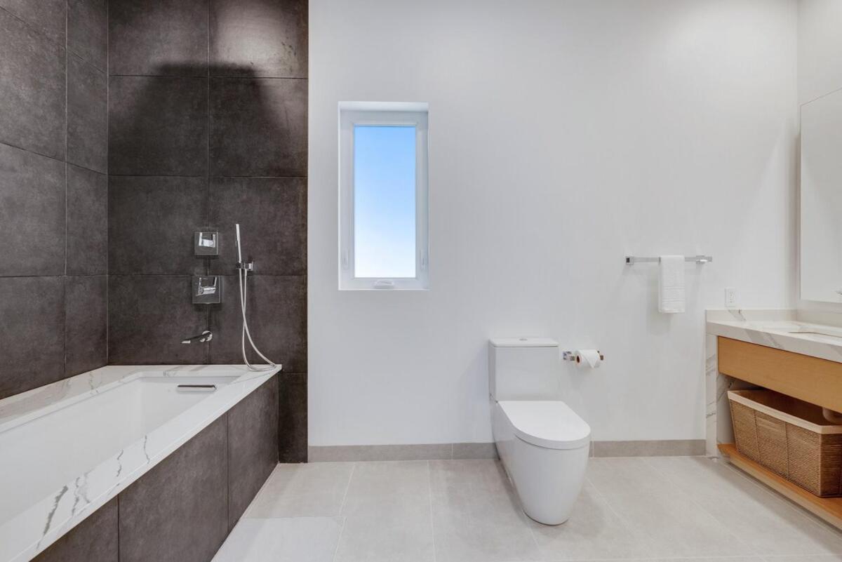 Villa Turks & Caicos Islands Luxury Waterfront Taylor Bay Beach