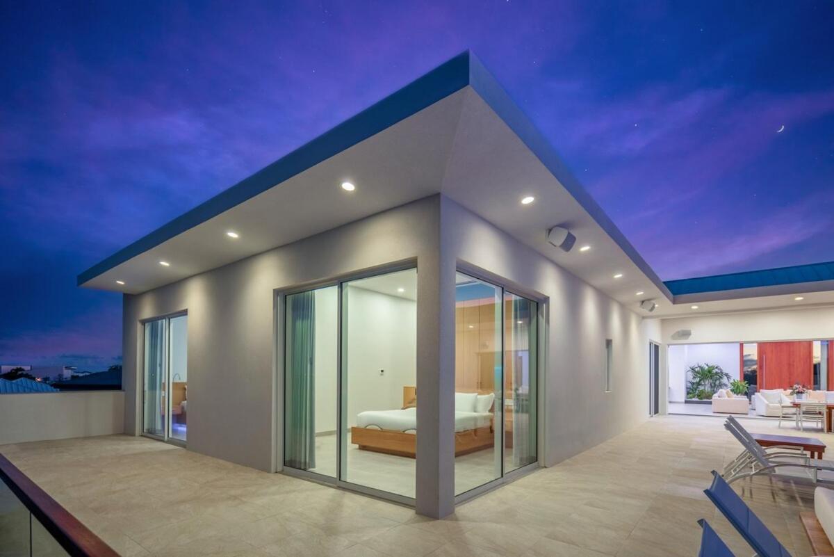 Turks & Caicos Islands Luxury Waterfront *