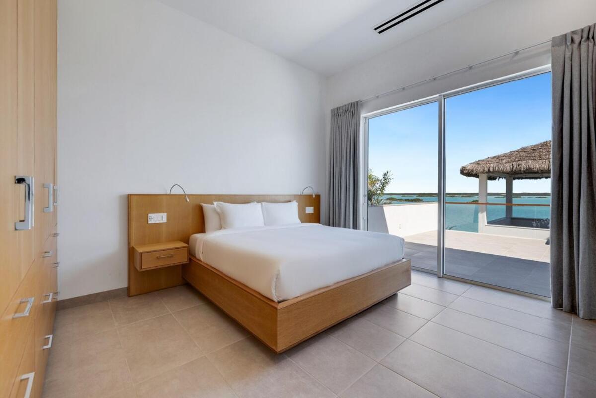 Villa Turks & Caicos Islands Luxury Waterfront Taylor Bay Beach