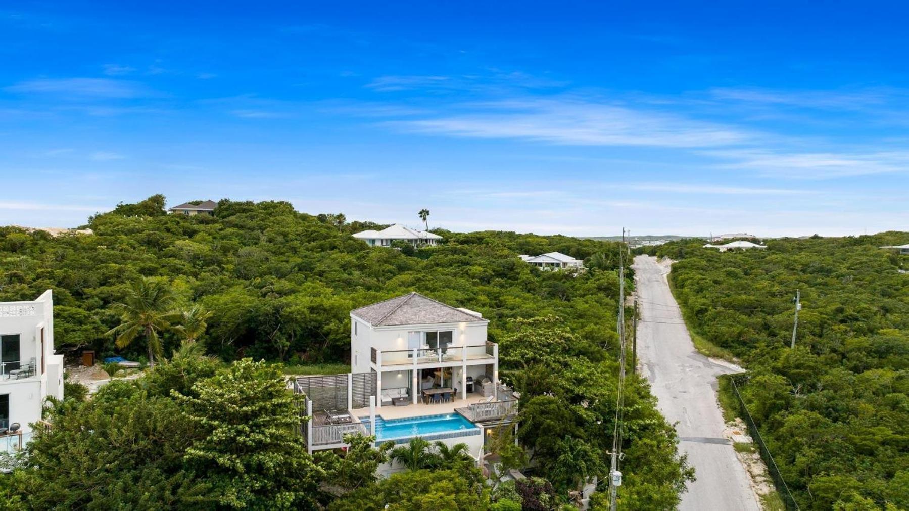 Treehaus Paradise Overlooking Grace Bay *