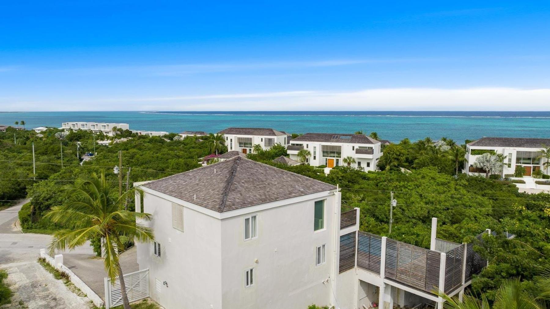Treehaus Paradise Overlooking Grace Bay Villa *