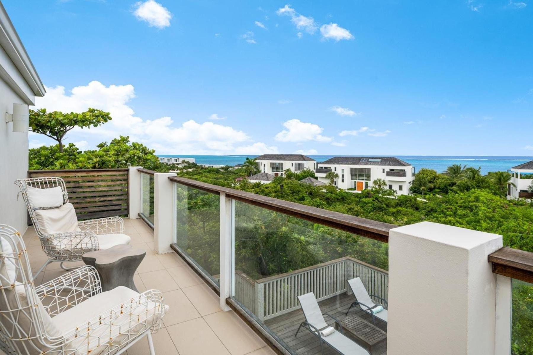 Treehaus Paradise Overlooking Grace Bay Villa *