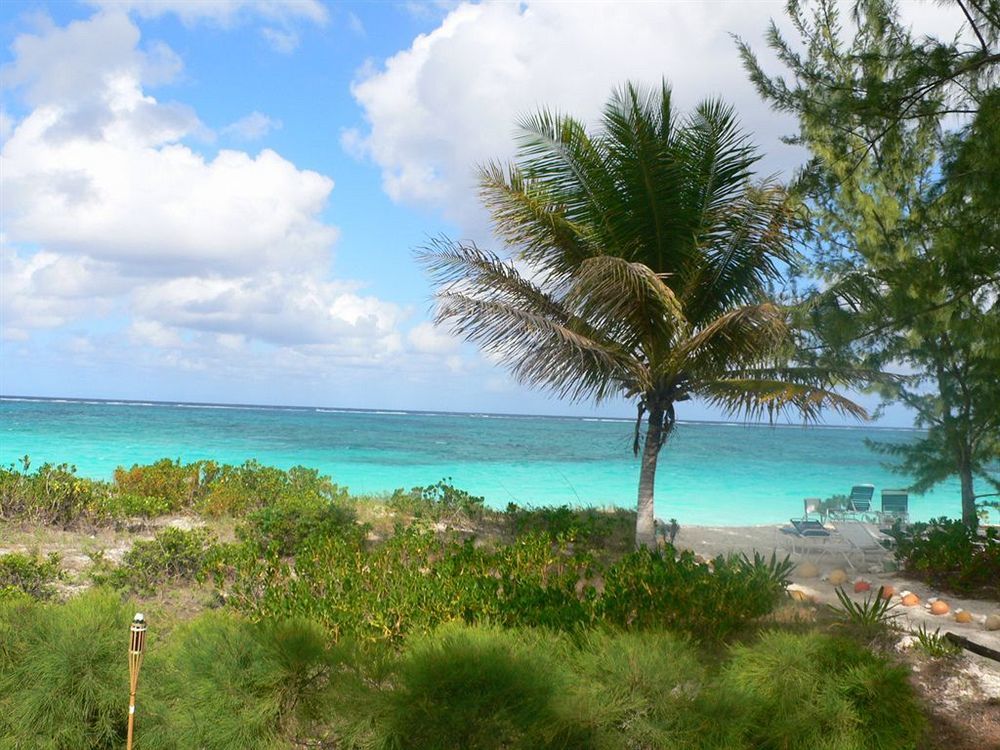 Caicos Hotel 2*