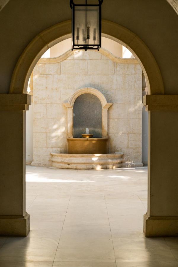 Hotel The Regent Grand Grace Bay