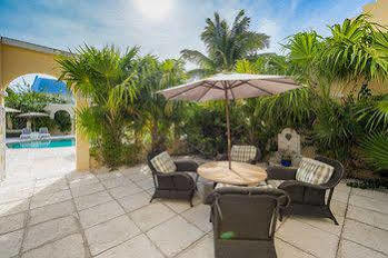 Hotel At Windsong On The Reef 3*