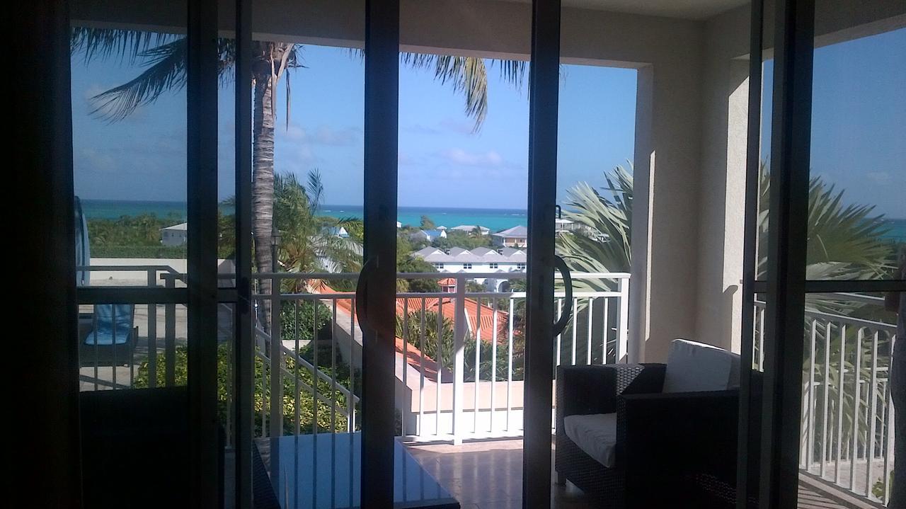 One Bedroom La Vista Azul Providenciales