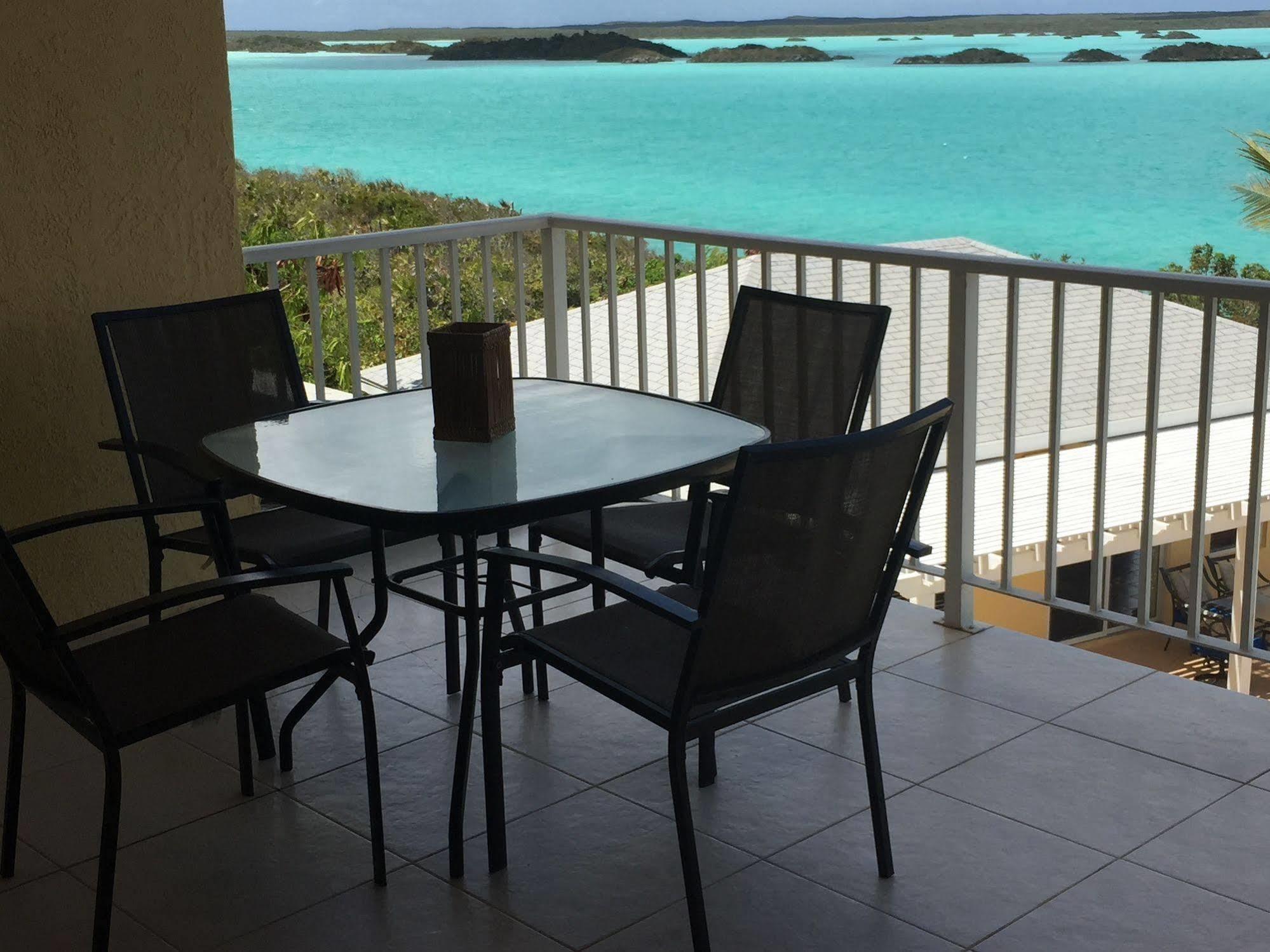 Hotel Breezy Palms